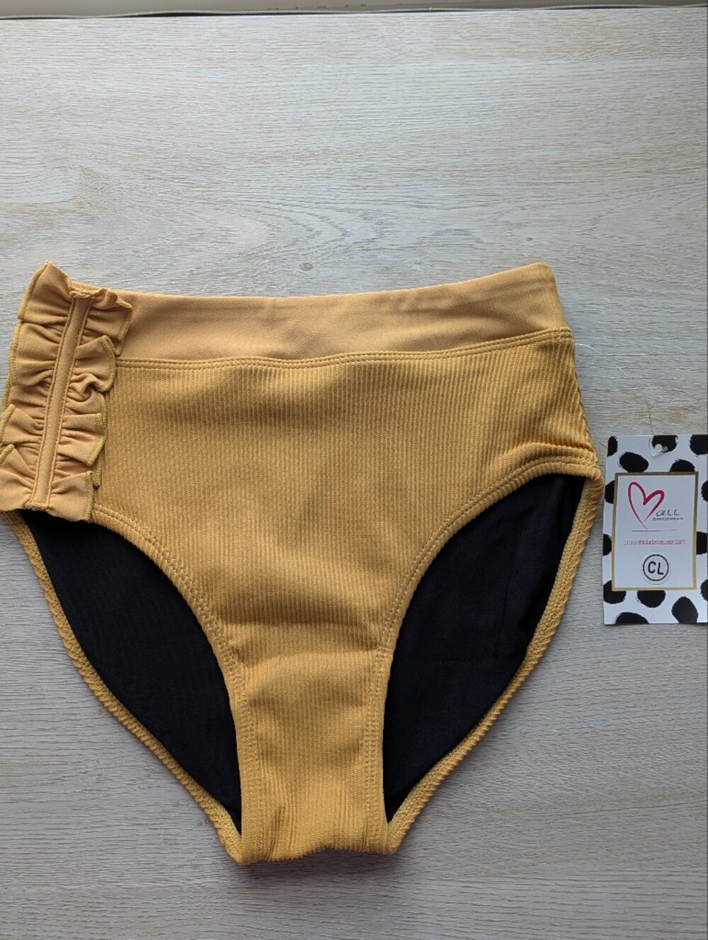 NWT Oh La La Dancewear Ribbed Ruffle Briefs - Size CL
